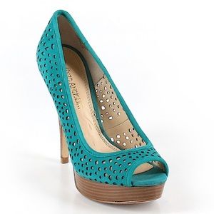 Gorgeous Enzo Angiolini Peep Toe Teal Heels